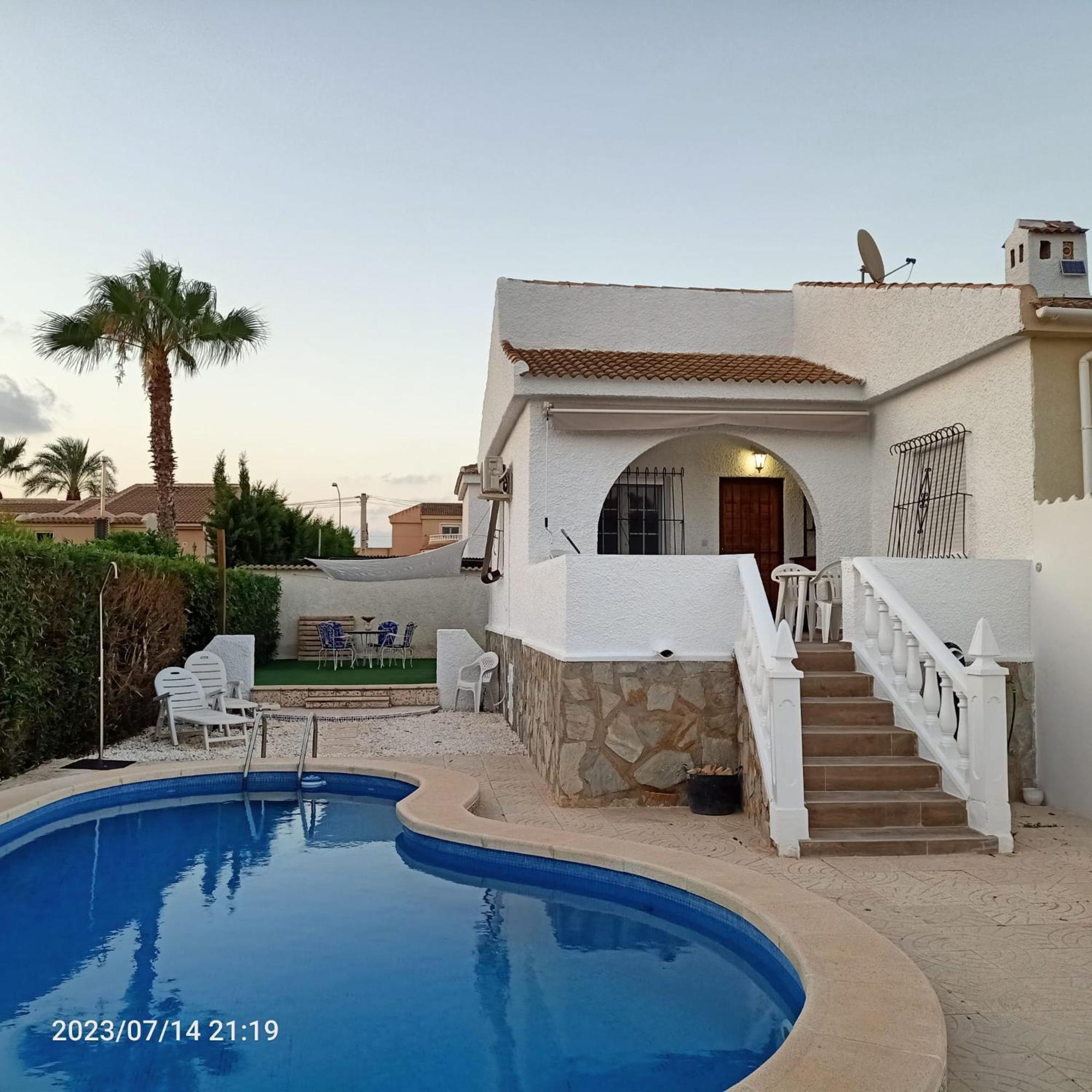 Acogedora Casa Con Piscina Βίλα Τορεβιέχα Εξωτερικό φωτογραφία